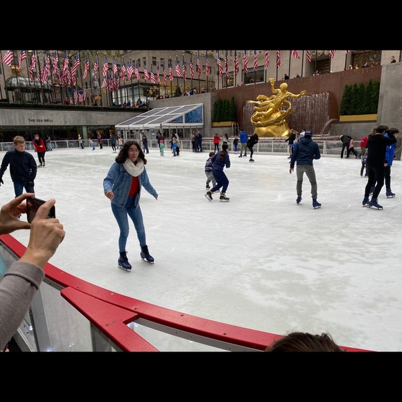 Meet your Posher, Laisha - Picture 1 of 2